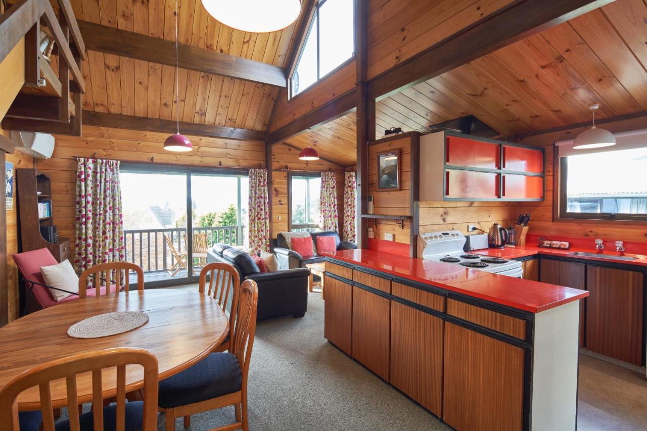 Retro 2 - Tekapo Holiday home *